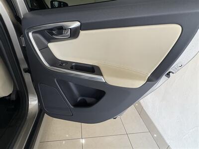 2016 Volvo XC60 T5 Drive-E Platinum   - Photo 24 - Santa Cruz, CA 95062