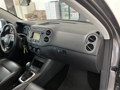 2012 Volkswagen Tiguan SE   - Photo 17 - Santa Cruz, CA 95062