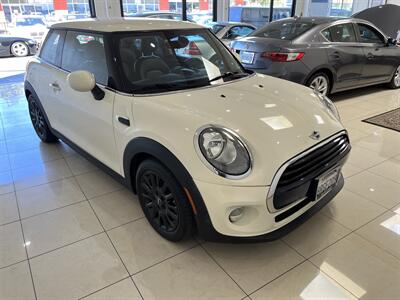 2018 MINI Hardtop 2 Door Cooper   - Photo 2 - Santa Cruz, CA 95062