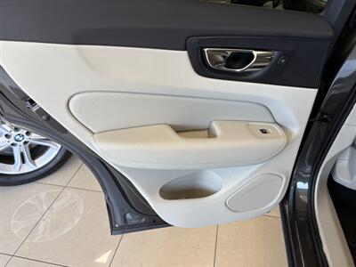 2019 Volvo XC60 T5 Momentum   - Photo 21 - Santa Cruz, CA 95062