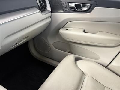 2019 Volvo XC60 T5 Momentum   - Photo 18 - Santa Cruz, CA 95062
