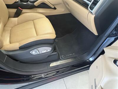 2016 Porsche Cayenne   - Photo 18 - Santa Cruz, CA 95062