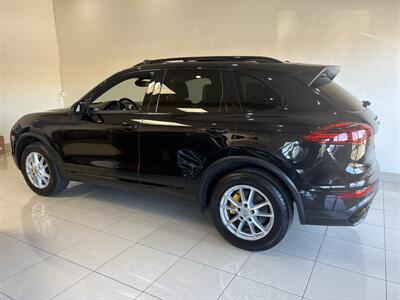 2016 Porsche Cayenne   - Photo 2 - Santa Cruz, CA 95062