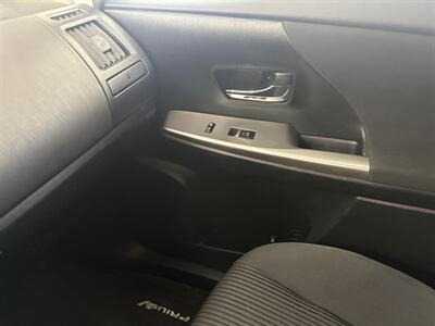 2015 Toyota Prius v Two   - Photo 17 - Santa Cruz, CA 95062