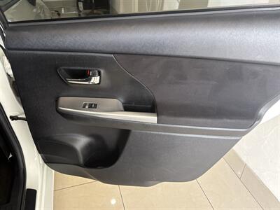 2015 Toyota Prius v Two   - Photo 18 - Santa Cruz, CA 95062