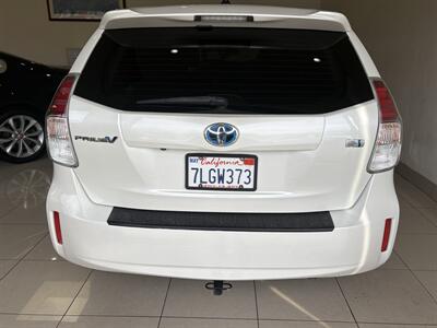 2015 Toyota Prius v Two   - Photo 4 - Santa Cruz, CA 95062