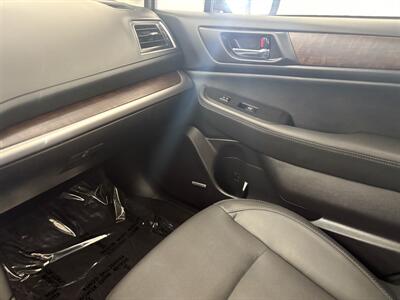 2017 Subaru Outback 2.5i Limited   - Photo 19 - Santa Cruz, CA 95062