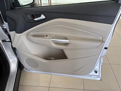 2017 Ford Escape Titanium   - Photo 22 - Santa Cruz, CA 95062