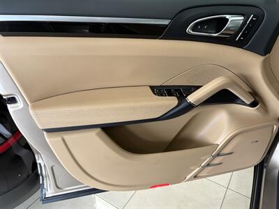 2016 Porsche Cayenne   - Photo 29 - Santa Cruz, CA 95062