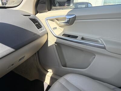 2015 Volvo XC60 T5 Drive-E Premier   - Photo 17 - Santa Cruz, CA 95062