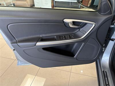 2018 Volvo V60 T5 Dynamic   - Photo 21 - Santa Cruz, CA 95062