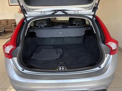 2018 Volvo V60 T5 Dynamic   - Photo 8 - Santa Cruz, CA 95062