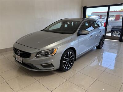 2018 Volvo V60 T5 Dynamic   - Photo 2 - Santa Cruz, CA 95062