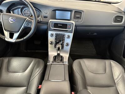 2018 Volvo V60 T5 Dynamic   - Photo 13 - Santa Cruz, CA 95062
