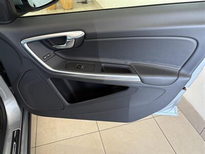 2018 Volvo V60 T5 Dynamic   - Photo 20 - Santa Cruz, CA 95062