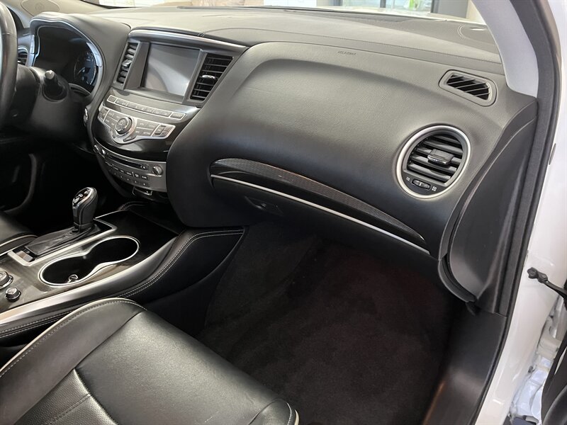 2017 INFINITI QX60 Base photo 18