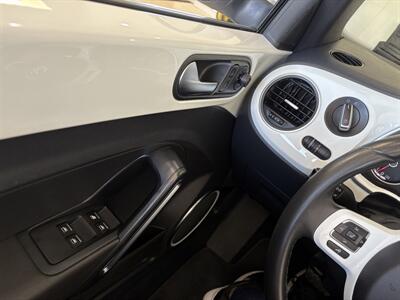2015 Volkswagen Beetle Convertible 1.8T PZEV   - Photo 13 - Santa Cruz, CA 95062