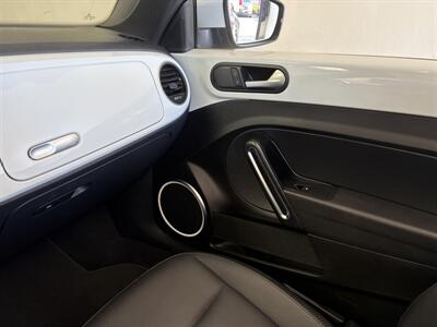 2015 Volkswagen Beetle Convertible 1.8T PZEV   - Photo 12 - Santa Cruz, CA 95062