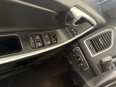 2016 Volvo XC60 T6 Drive-E   - Photo 12 - Santa Cruz, CA 95062