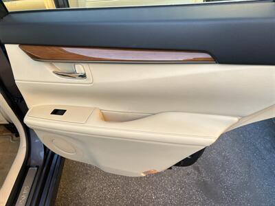 2014 Lexus ES 300h   - Photo 19 - Santa Cruz, CA 95062