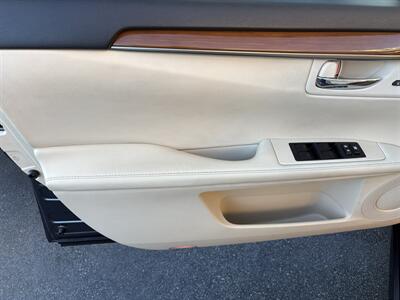 2014 Lexus ES 300h   - Photo 18 - Santa Cruz, CA 95062