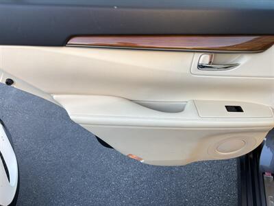2014 Lexus ES 300h   - Photo 20 - Santa Cruz, CA 95062