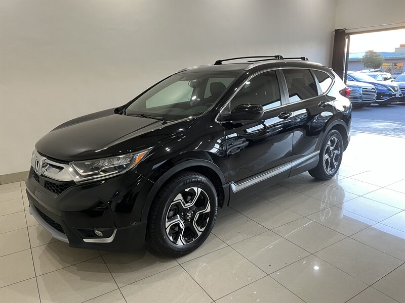 2017 Honda CR-V Touring photo 1