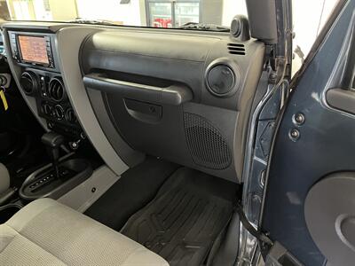 2007 Jeep Wrangler Unlimited Sahara   - Photo 12 - Santa Cruz, CA 95062