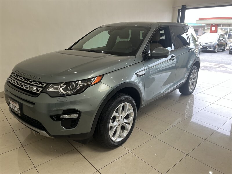 Land Rover Discovery Sport's photo