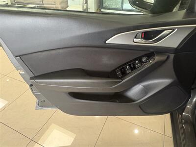 2017 MAZDA MAZDA3 Sport   - Photo 18 - Santa Cruz, CA 95062