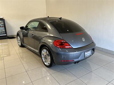 2012 Volkswagen Beetle 2.5L PZEV   - Photo 2 - Santa Cruz, CA 95062