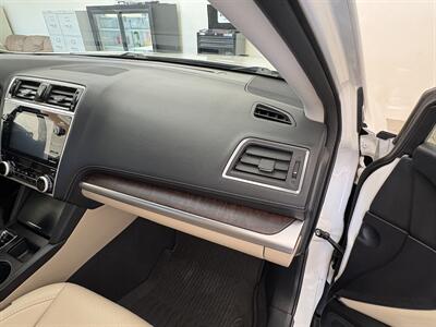 2019 Subaru Outback 2.5i Limited   - Photo 12 - Santa Cruz, CA 95062