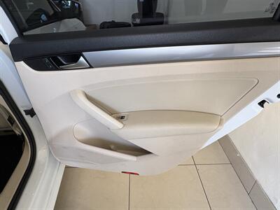 2014 Volkswagen Passat 2.5L S PZEV   - Photo 14 - Santa Cruz, CA 95062