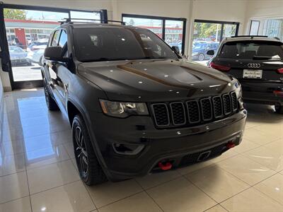 2018 Jeep Grand Cherokee Trailhawk   - Photo 2 - Santa Cruz, CA 95062