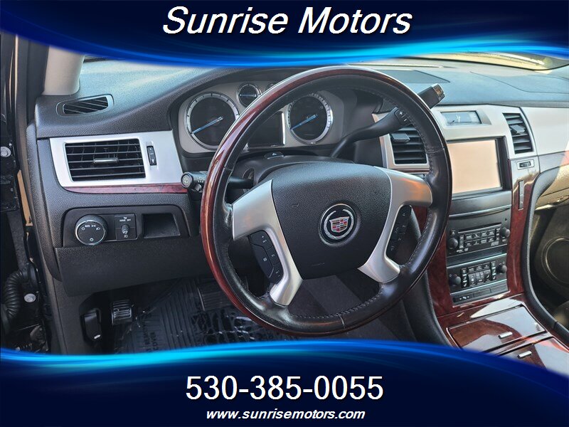 2014 Cadillac Escalade   - Photo 12 - Yuba City, CA 95991