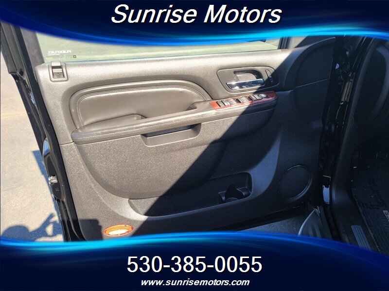 2014 Cadillac Escalade   - Photo 10 - Yuba City, CA 95991