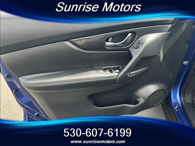 2017 Nissan Rogue SV  AWD - Photo 12 - Yuba City, CA 95991