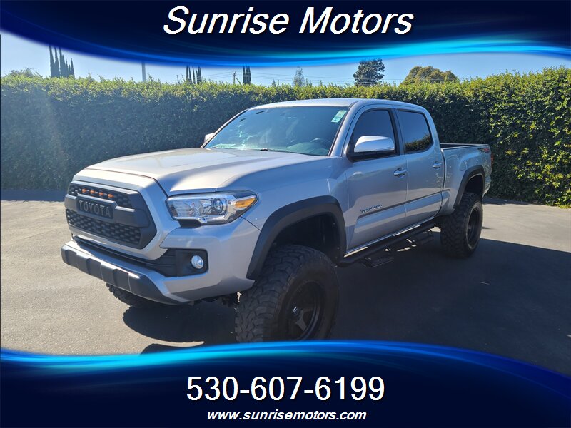 2017 Toyota Tacoma SR5 V6  