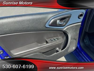 2015 Chrysler 200 Series S AWD   - Photo 13 - Yuba City, CA 95991