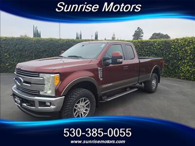 2017 Ford F-350 Super Duty Lariat Truck