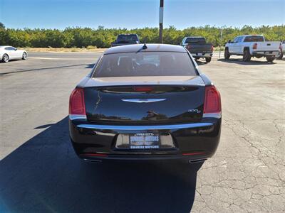 2016 Chrysler 300C   - Photo 4 - Yuba City, CA 95991