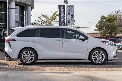 2022 Toyota Sienna Platinum 7-Passenger   - Photo 5 - Westminster, CA 92683