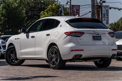 2021 Maserati Levante   - Photo 3 - Garden Grove, CA 92843