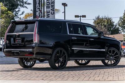 2019 Cadillac Escalade ESV Platinum   - Photo 10 - Westminster, CA 92683