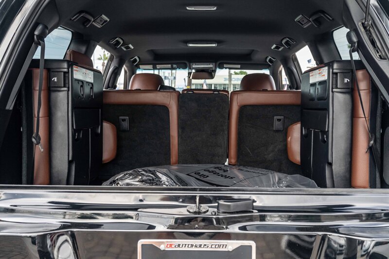 2018 Toyota Land Cruiser photo 36