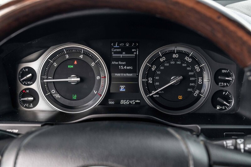 2018 Toyota Land Cruiser photo 23