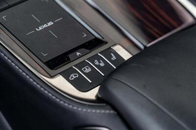 2021 Lexus LS 500H   - Photo 33 - Westminster, CA 92683