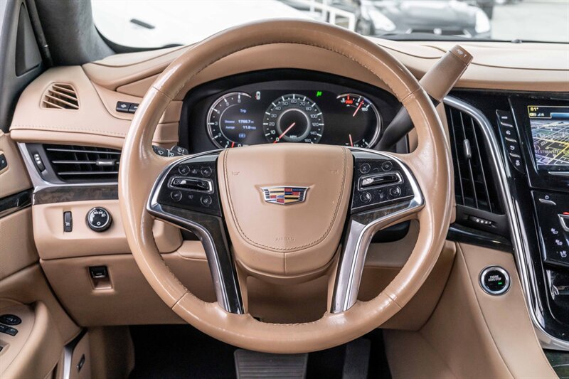 2019 Cadillac Escalade Platinum  One Owner Clean Carfax - Photo 26 - Westminster, CA 92683