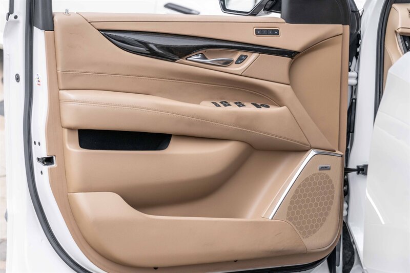 2019 Cadillac Escalade Platinum  One Owner Clean Carfax - Photo 15 - Westminster, CA 92683