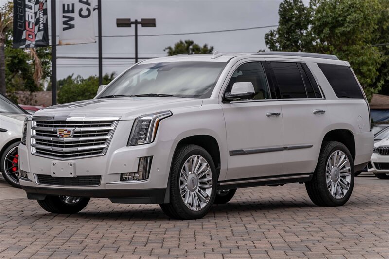 2019 Cadillac Escalade Platinum  One Owner Clean Carfax - Photo 8 - Westminster, CA 92683
